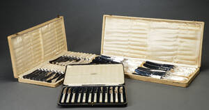 Samling knive med skaft af perlemor 48