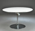 Arne Jacobsen. Rundt spisebord