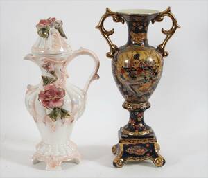 Dekorationsurnor 2st, 1900-tal