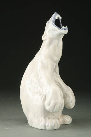 Royal Copenhagen. Isbjørn af porcelæn. Nr. 502, 1. sort. 