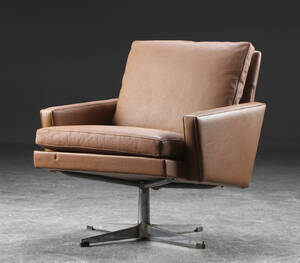 Lænestol, drejefod og brunt læder