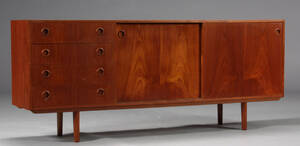 Dansk møbelproducent. Lav skænk, teaktræ