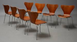Arne Jacobsen. Sæt på otte Syveren vintage stole i teak, model 3107 8  