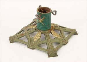 Julgransfot i bemålda gjutjärn, 1900-talets första hälft