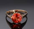 Ring af 14 kt. guld med syntetisk safir