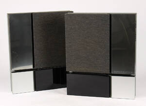 Bang  Olufsen. Par aktive BeoLab 4500 højttalere 2