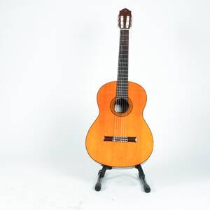 GITARR YAMAHA CG102