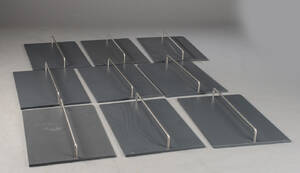 P. J. Lassen, ni garderobehylder 9 