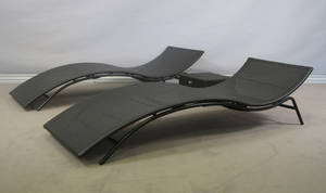 Liggestole sæt med drinksbord