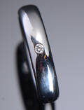 Ole Lynggaard The Ring nr 5 af 14 kt hvidguld, ca 0.04 ct