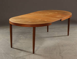Cirkulært Spisebord af teak med udtræk 