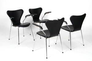 Arne Jacobsen. 3207, Fire 7er armstole. 4