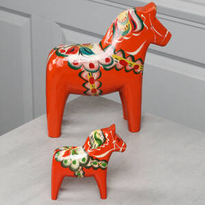 DALAHÄSTAR, 2 st, varav den större Nils Olsson, Nusnäs