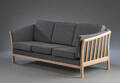Dansk møbelproducent. Tre-pers. sofa. 