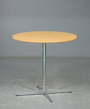 Arne Jacobsen, cafébord af bøgetræ