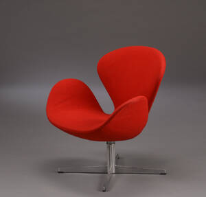 Arne Jacobsen. Lænestol model 3320 Svanen