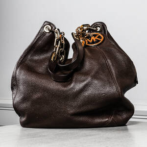 MICHAEL KORS, handväska, skinn