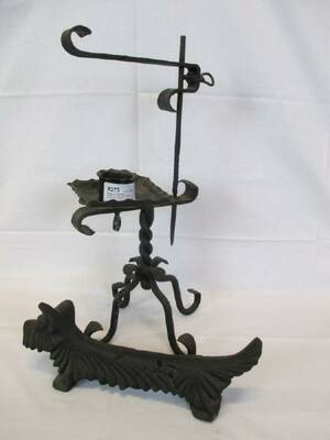SMIDE LJUSSTAKE H 48 CM, ELDHUND L 33 CM
