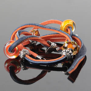 Troldekugler læder armbånd med charms