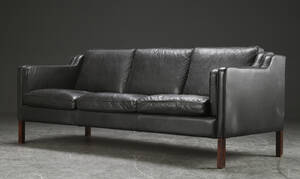 Stouby. Tre-pers. sofa model Eva, sort læder