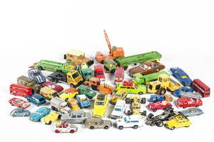 LEKSAKSBILAR, 45 st. bl.a. Corgi, Dinky, Majorette