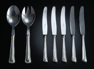 Carl M. Cohr. Dobbeltriflet salatsæt samt frugtknive med skafter af sølv 7