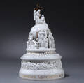 Russisk porcelænsfigur i form af Tusindårsmindesmærket for Rusland i Novgorod