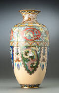 Kinesisk cloisonnevase, 1900-tallets 1. halvdel
