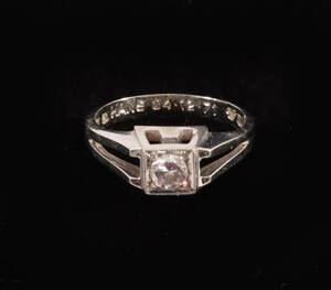 Enstensring i 18k vitguld