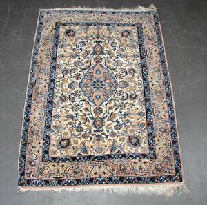 Persisk Isfahan, uld på silke, 167 x 115 cm.  