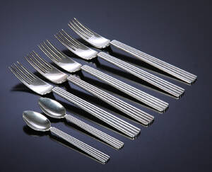 Georg Jensen. Bernadotte, middagsgafler og teskeer af sterlingsølv 7