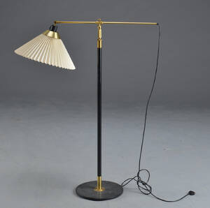 Aage Petersen  Le Klint. Standerlampe, model 349 