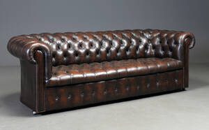 Tre-personers sofa i Chesterfield-stil