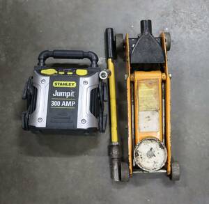 Stanley Jumpit 300 Amp samt domkraft