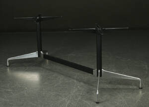 Charles Eames. Løst stel til Segmented Table  Denne vare er sat til omsalg under nyt varenummer 4060744