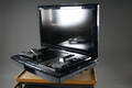 Toshiba modell 32AV500P samt Samsung modell LE26B355 med fjärrkontroller. 4