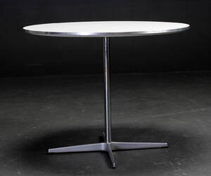Arne Jacobsen. Cirkulært bord 