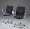 Arne Jacobsen for Fritz Hansen, to model 3271, Oxford armstole. 2