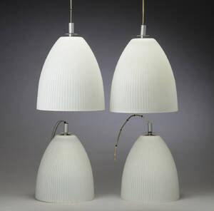 Fire pendler af hvidt kanneleret glas 4