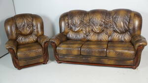 3 sittsoffa och fåtölj i skinn med trä detaljer 