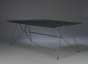 Havebord model Sketch med underdel af metal.