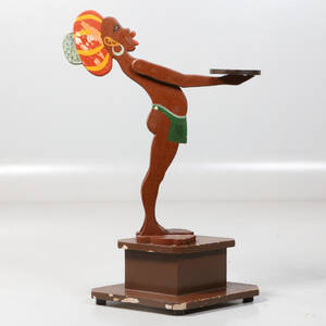 PIEDESTAL, 1900-talets första del