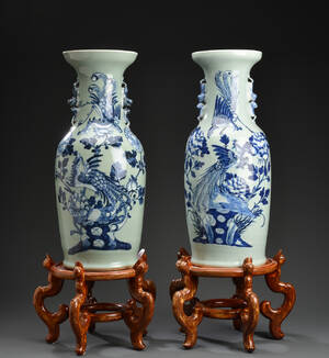 Et par kinesiske vaser af porcelæn, 18001900-tallet 4 Denne vare er sat til omsalg under nyt varenummer 4869409