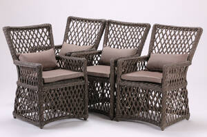 Fire stole i kolonistil, brunt flettet polyrattan 4