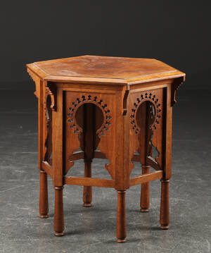 Seks-kantet bord af eg, 1900-tallet