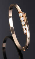 Armring af 14 kt. guld med fire saltvandskulturperler  Denne vare er sat til omsalg under nyt varenummer 4635504