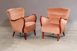 Dansk møbelproducent. To overpolstret lænestole 2