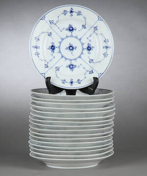 Royal Copenhagen. Musselmalede frokosttallerkener 17