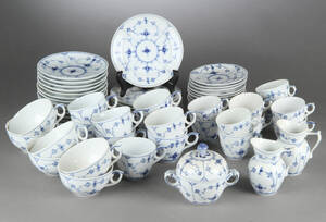 Royal Copenhagen. Musselmalet riflet, kaffe-thestel af porcelæn 61