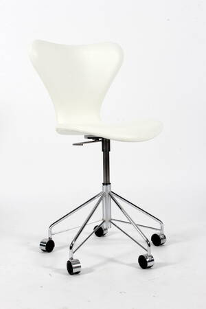 Arne Jacobsen. Kontorstol, model 3117. 